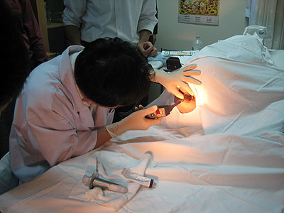Khám bệnh trĩ