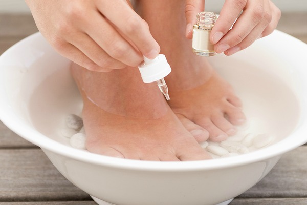5 mẹo đơn giản giúp bạn giảm đau chân nhanh chóng