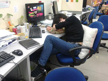 Giấc ngủ trưa xa vời nơi công sở