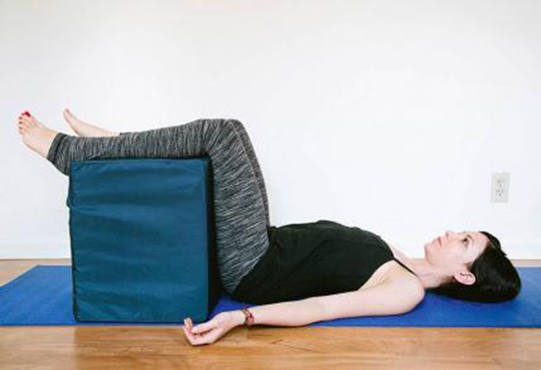 yoga lưng không di chuyển
