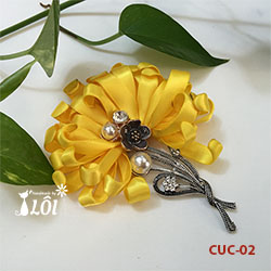 Hoa cúc cài áo váy thủ công 115k Hoa cúc cài áo váy thủ công 115k