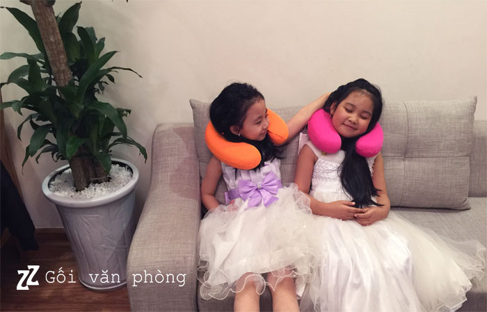 Gối chữ U trẻ em